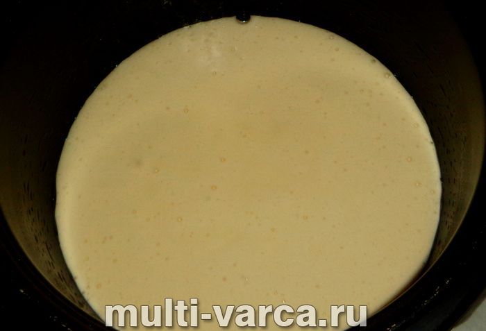 Пиріг зі згущеним молоком у мультиварці