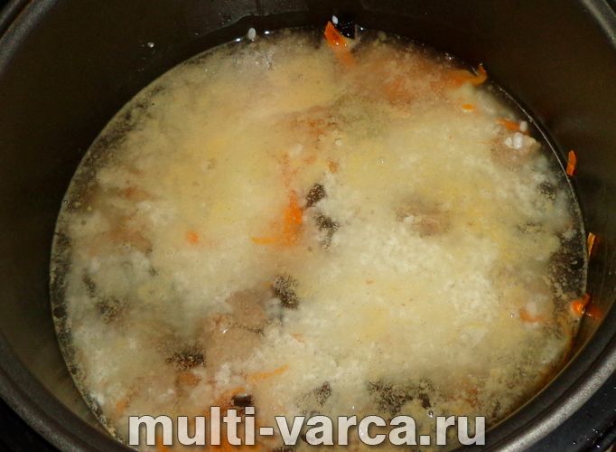 Плов із чорносливом у мультиварці