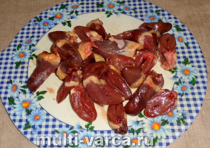 Плов із курячими сердечками в мультиварці
