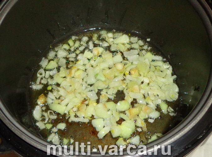 Рис із ковбасою в мультиварці
