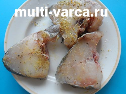 Сайда, запечена з гарбузом і помідорами
