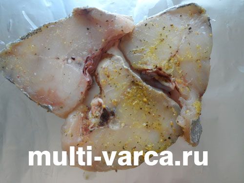 Сайда, запечена з гарбузом і помідорами