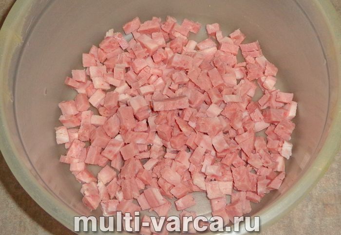 Салат із шинкою і яблуком "Шматочок сиру"