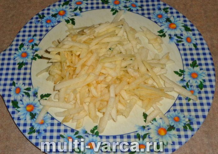 Салат із шинкою і яблуком "Шматочок сиру"