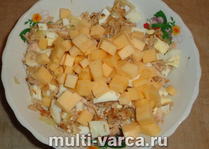 Салат з індичкою та сиром