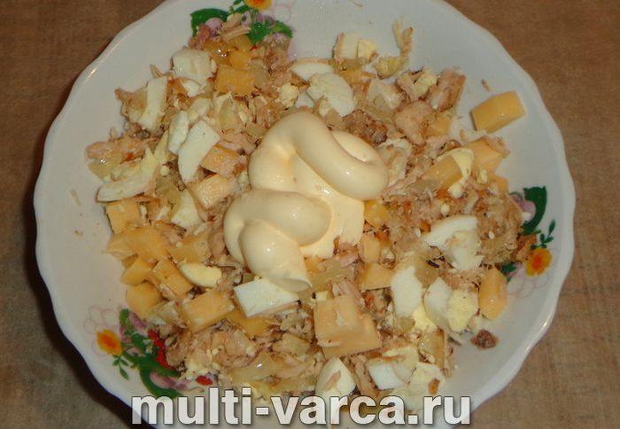 Салат з індичкою та сиром