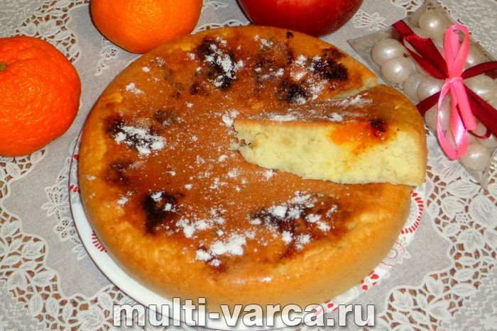 Шарлотка з яблуками та мандаринами в мультиварці