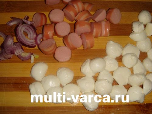 Швидка піца на кефірі в мультиварці