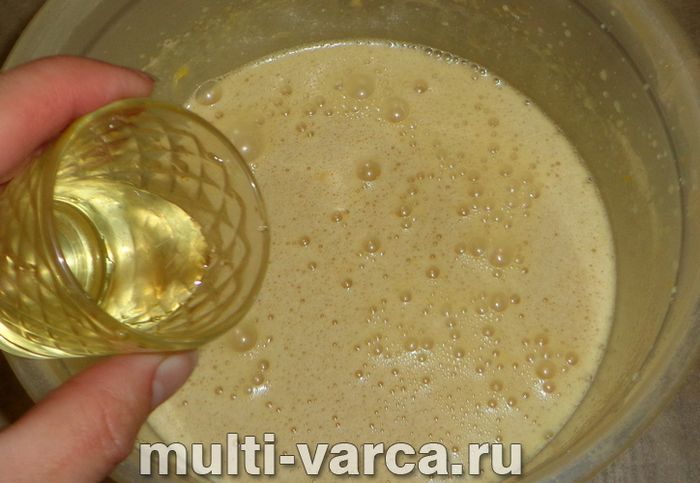 Швидкий кавовий пиріг на кефірі в мультиварці