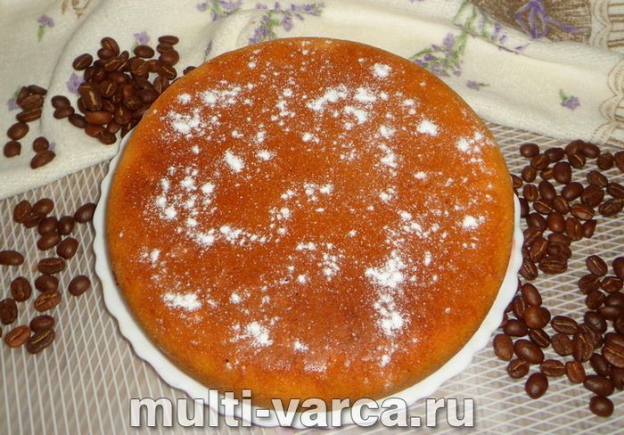 Швидкий кавовий пиріг на кефірі в мультиварці