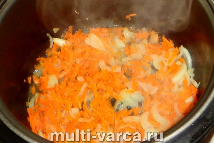 Стручкова квасоля з індичкою в мультиварці