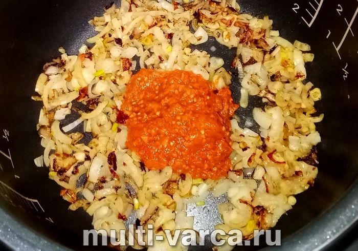 Свинина з капустою в мультиварці
