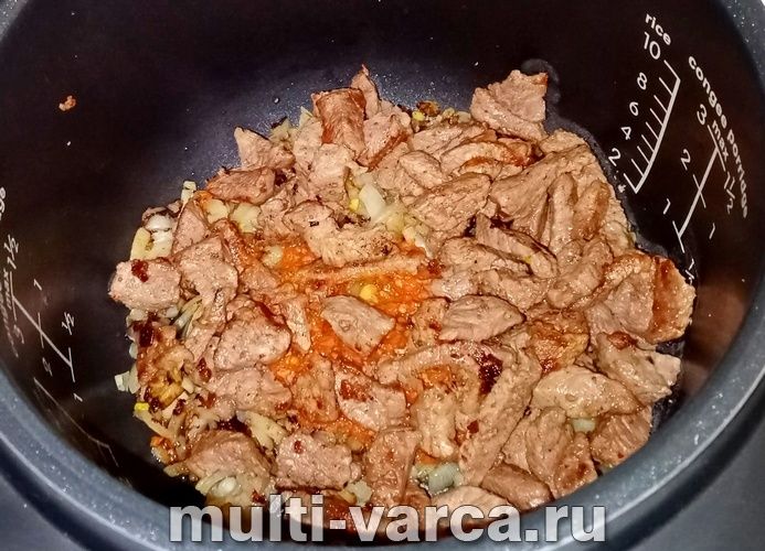 Свинина з капустою в мультиварці