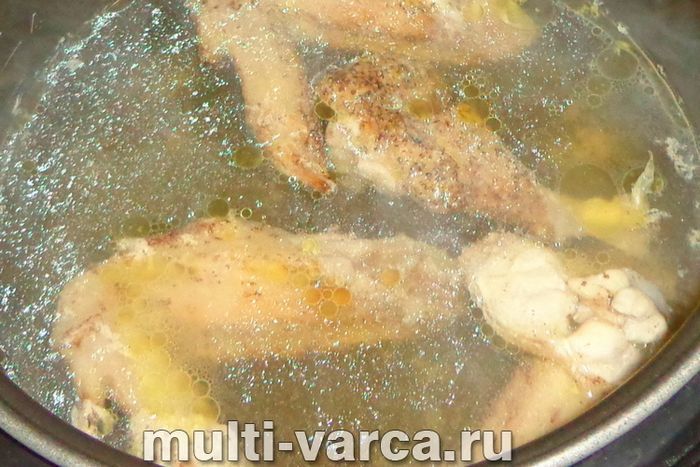 Вермішелевий суп із куркою в мультиварці