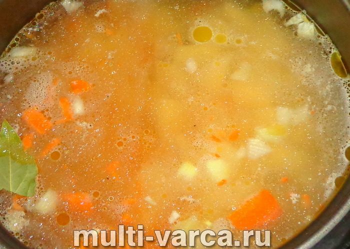 Вермішелевий суп із куркою в мультиварці