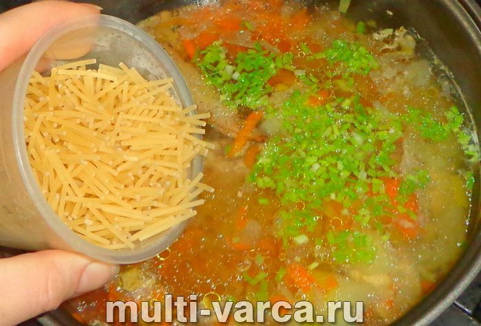 Вермішелевий суп із куркою в мультиварці