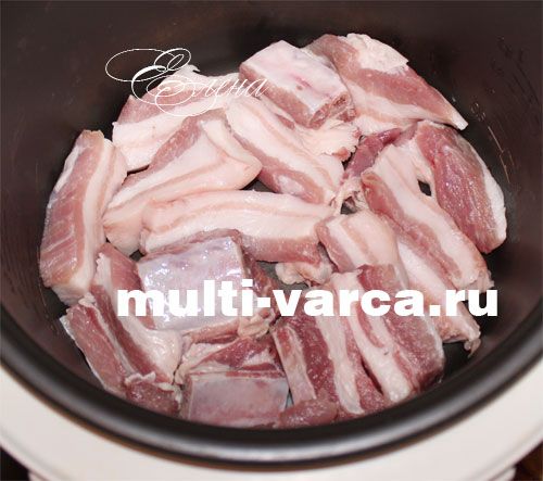 Борщ зі свинячими реберцями