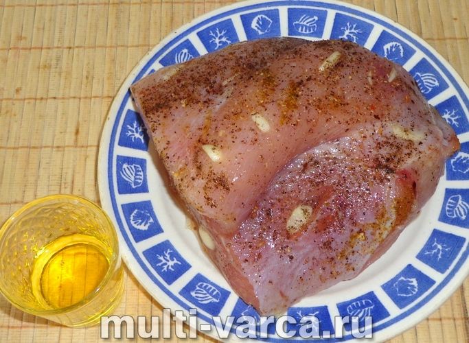 Буженина з індички в мультиварці