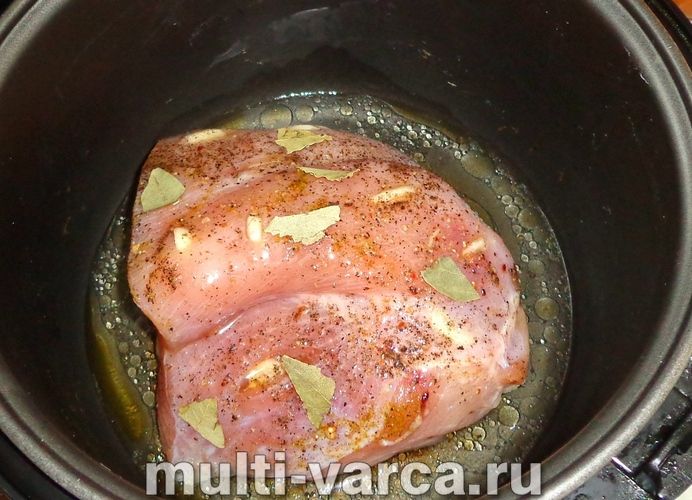 Буженина з індички в мультиварці