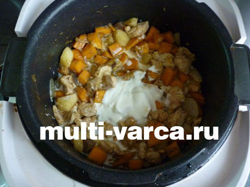 Гарбуз із куркою в мультиварці