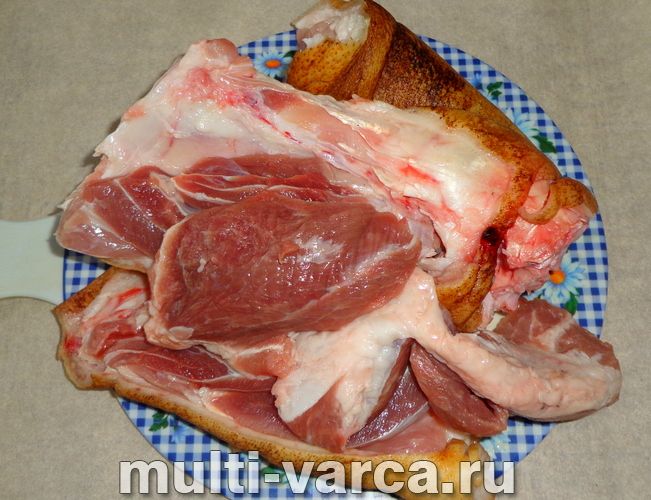 Холодець зі свинячої рульки в мультиварці