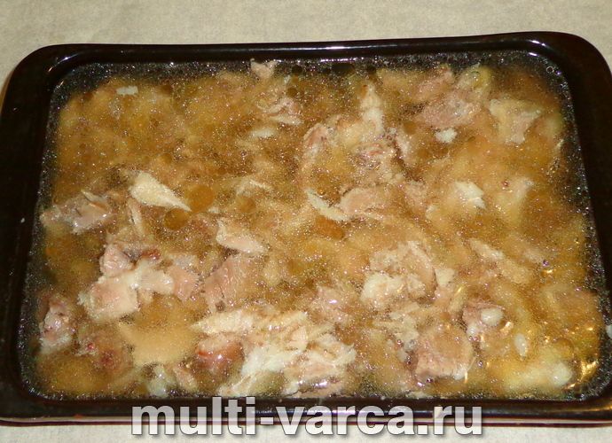 Холодець зі свинячої рульки в мультиварці
