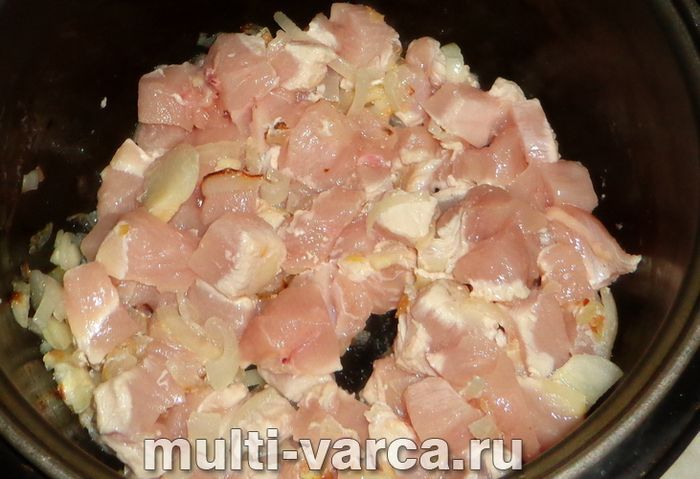 Індичка з грибами та картоплею в мультиварці
