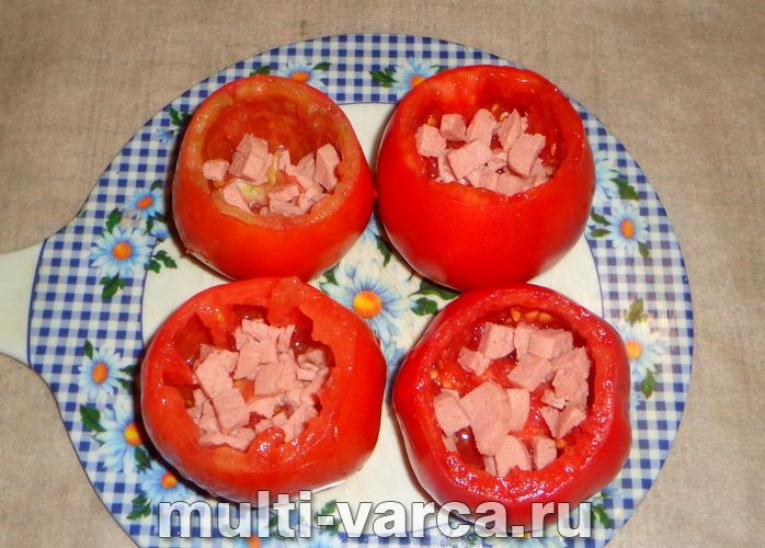 Яйця в помідорах у мультиварці