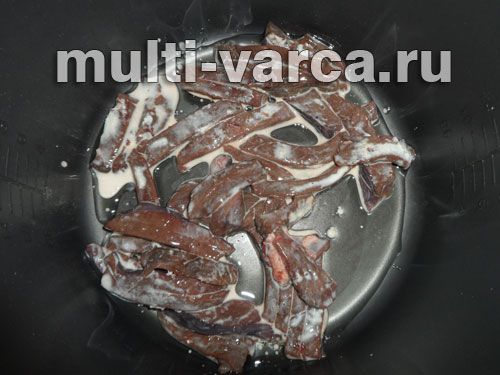 Як приготувати смачну м'яку яловичу яловичу печінку під ягідним соусом