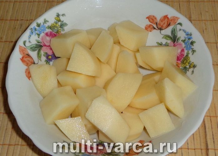 Качка з картоплею в мультиварці