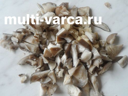 Картопляний суп-пюре з грибами та молоком у мультиварці