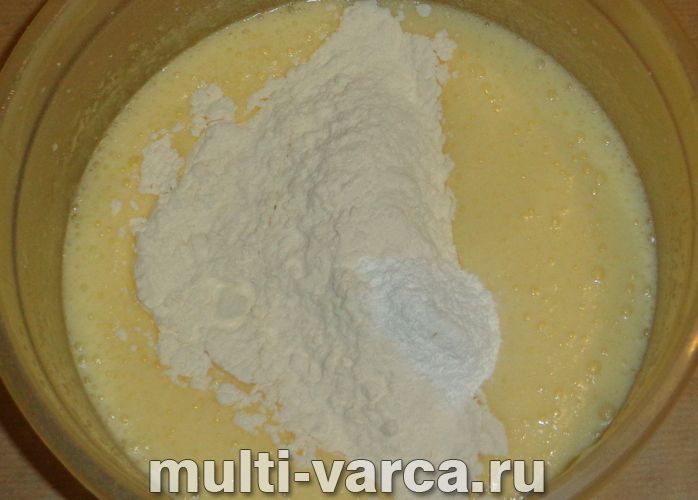 Кекс із шоколадом у мультиварці