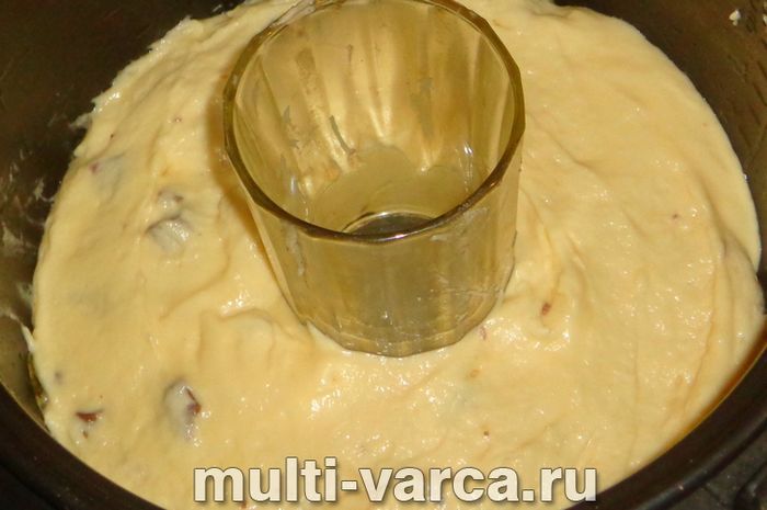 Кекс із шоколадом у мультиварці