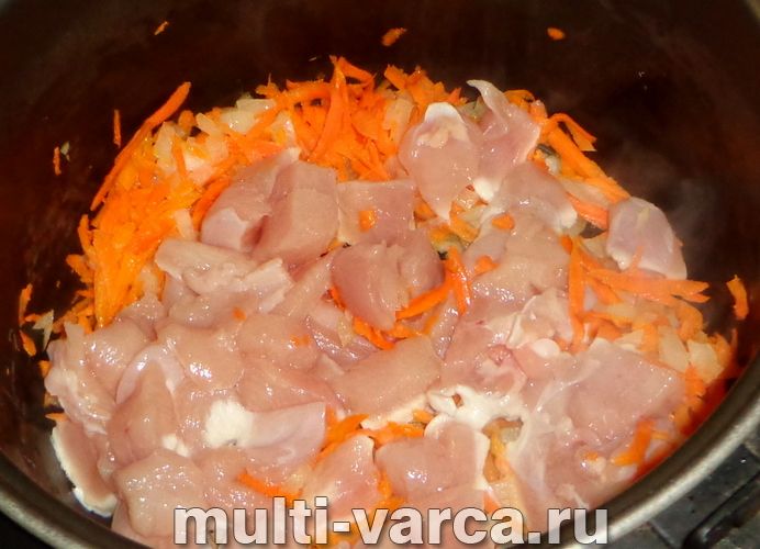 Макарони з курячою грудкою в мультиварці