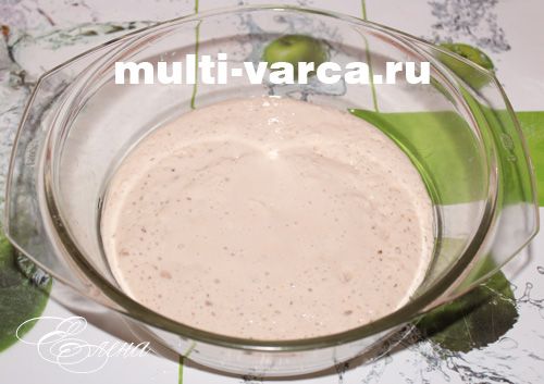Великодня паска з родзинками в мультиварці