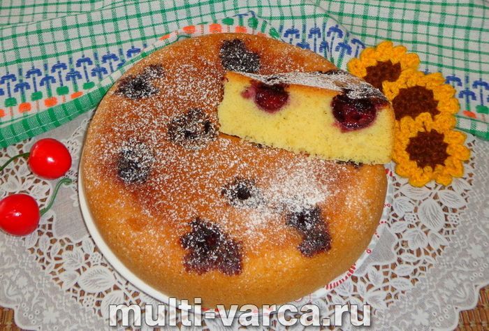 Пиріг із черешнею в мультиварці