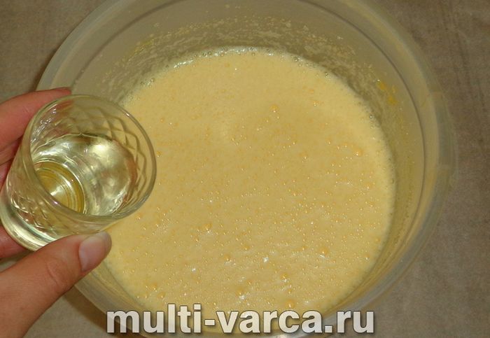 Пиріг із черешнею в мультиварці