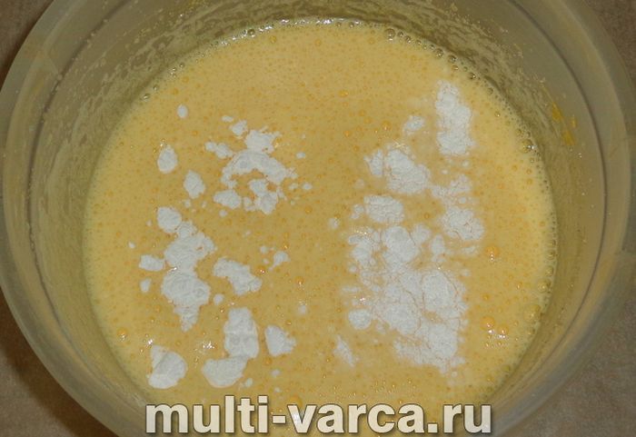 Пиріг із черешнею в мультиварці