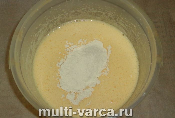 Пиріг із полуницею в мультиварці