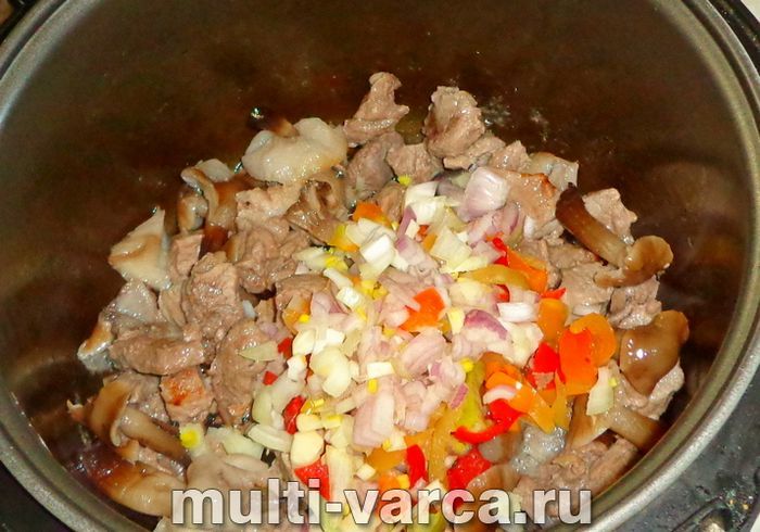 Рагу з грибами в мультиварці