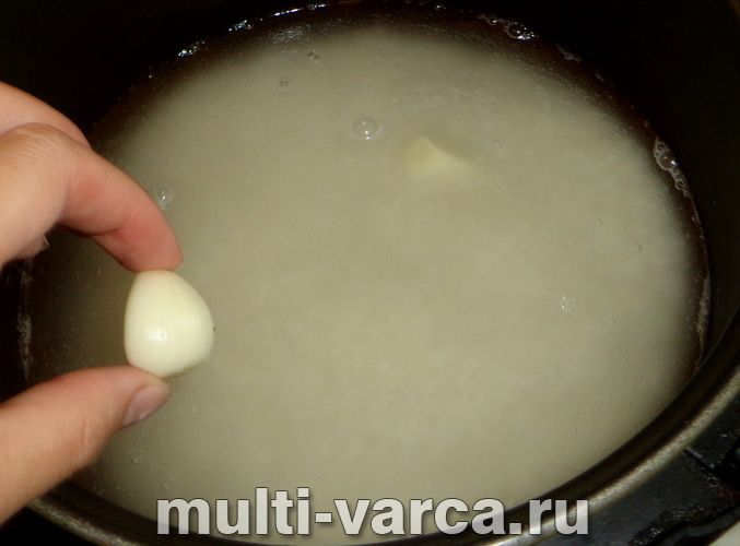 Рис із часником у мультиварці