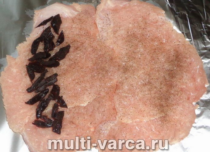 Рулет з індички в мультиварці