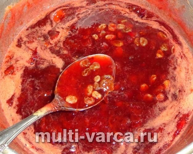 Сливовий джем із родзинками та волоськими горіхами