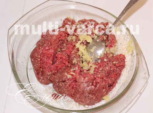 Смачні фаршировані перці з рисом, фаршем і овочами