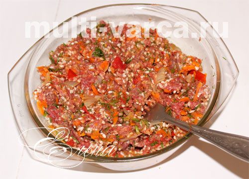 Смачні фаршировані перці з рисом, фаршем і овочами