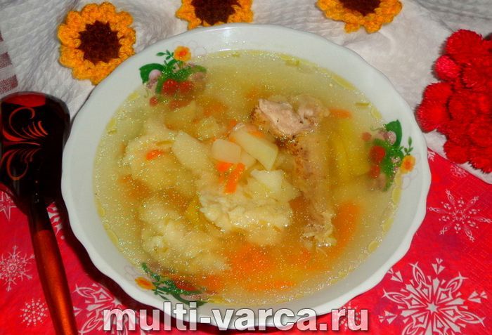 Суп із галушками та куркою в мультиварці