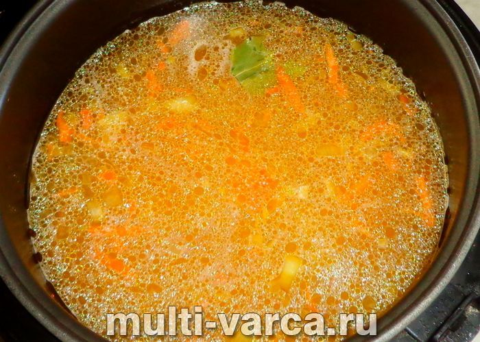 Суп на курячому бульйоні в мультиварці