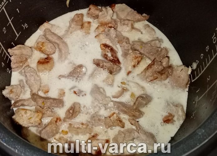 Свинина в сметані