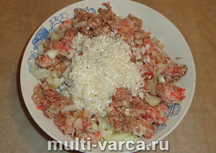 Тефтелі з рисом на пару в мультиварці