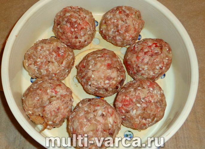 Тефтелі з рисом на пару в мультиварці